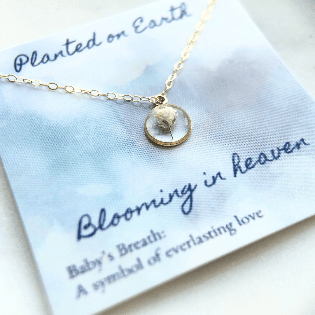 Baby's Breath Flower Necklace | 14k Gold Circle Pendant