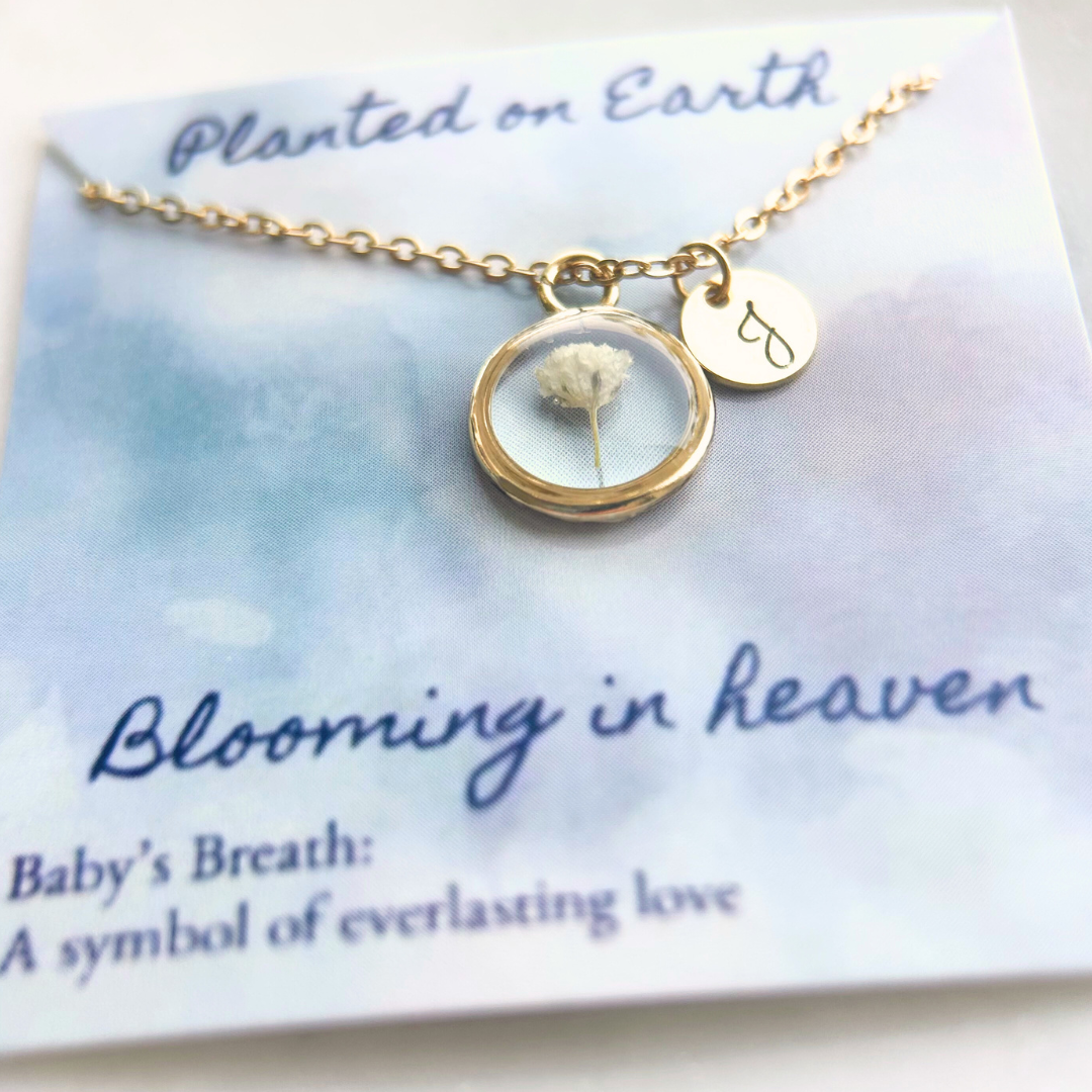 Baby's Breath Flower Necklace | Yellow Gold Circle Pendant