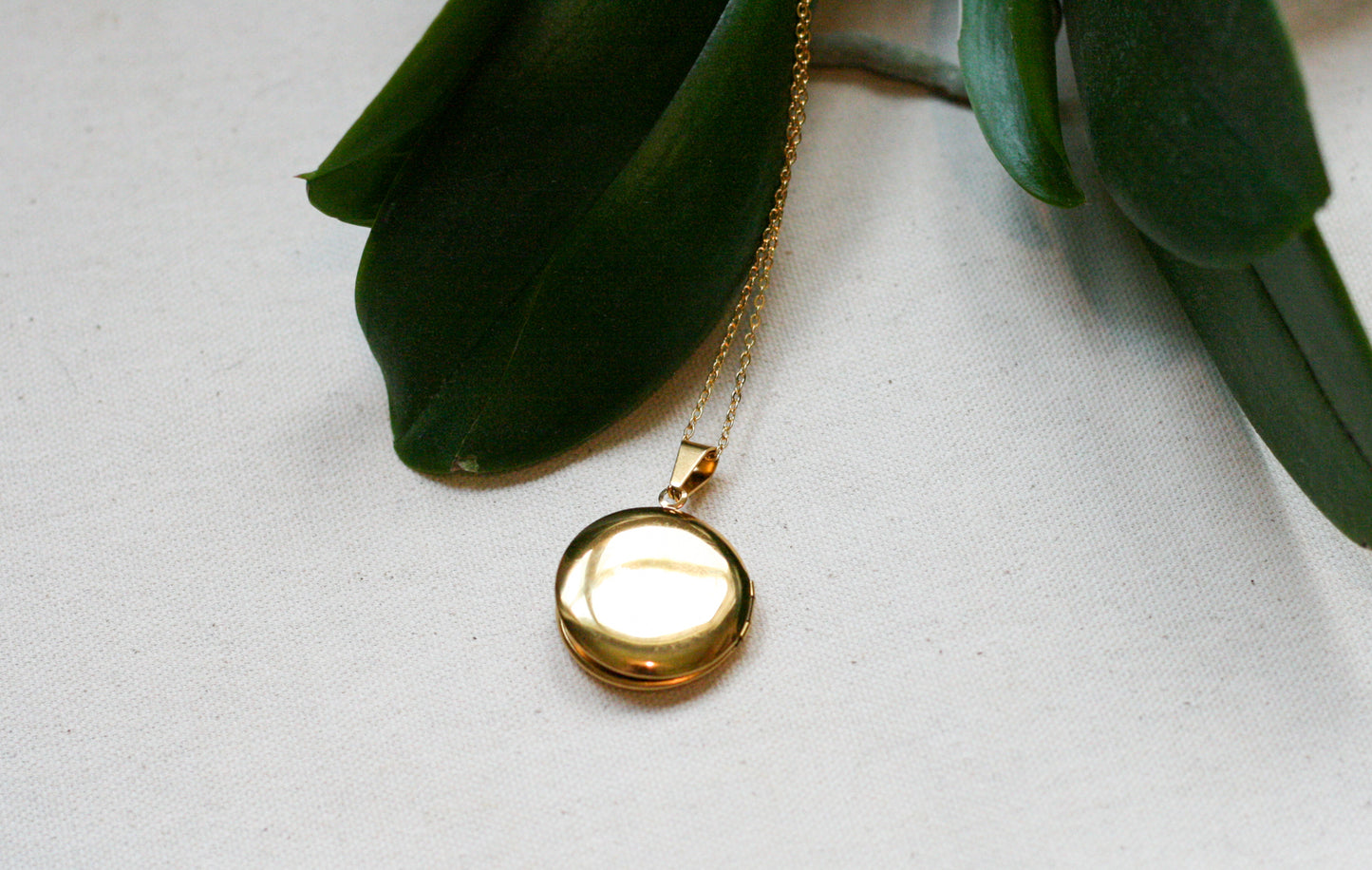 gold locket closed 