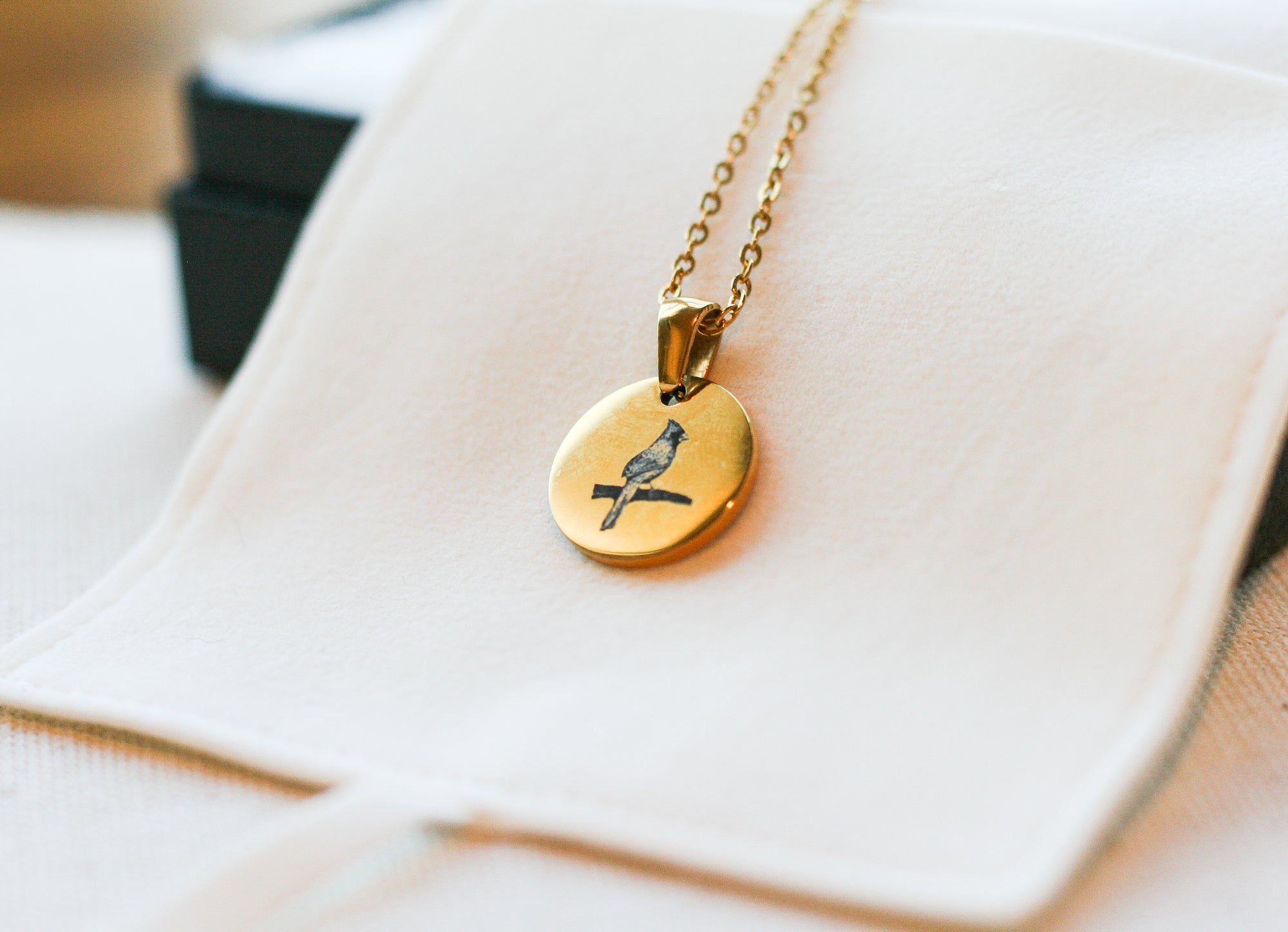 Cardinal Pendant Necklace | Yellow Gold