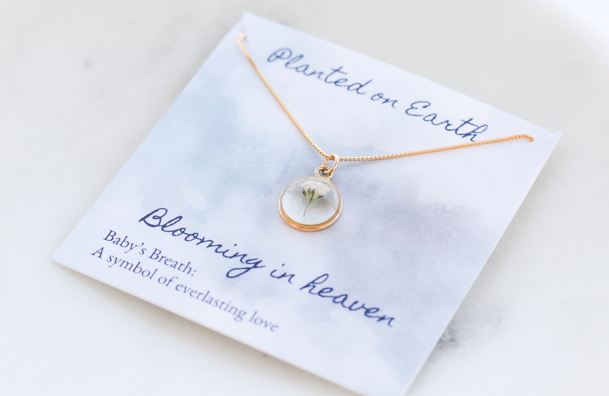 Baby's Breath Flower Necklace | 14k Gold Circle Pendant